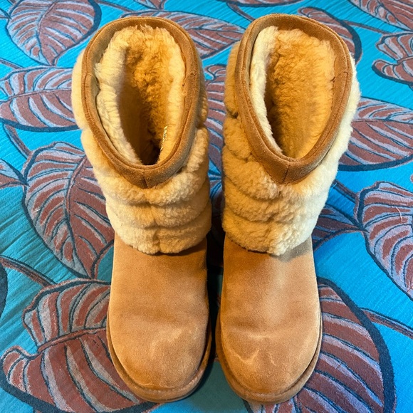 UGG Chestnut Boots - Picture 2 of 6